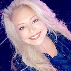 Meet your Posher, Pamela